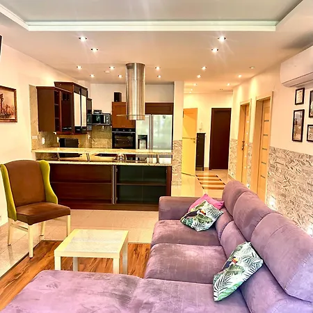 Wind Rose Luxury & Spa- With Private Sauna, Gym, Jacuzzi 4* 格但斯克