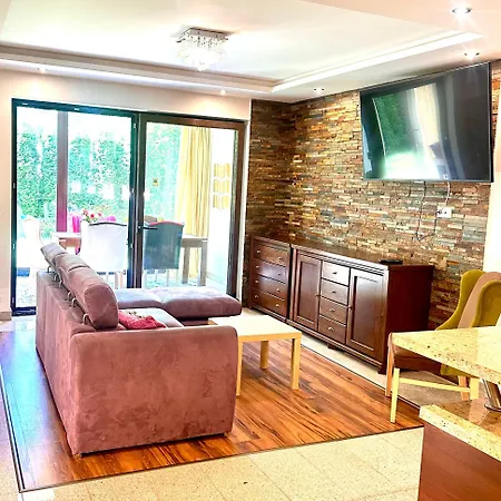 公寓式酒店 Wind Rose Luxury & Spa- With Private Sauna, Gym, Jacuzzi 4*