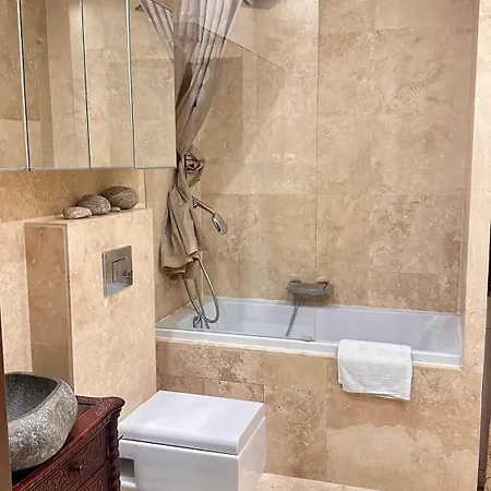 公寓式酒店 Wind Rose Luxury & Spa- With Private Sauna, Gym, Jacuzzi