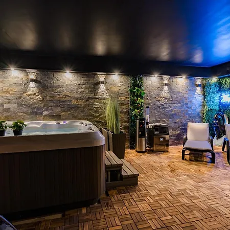 公寓式酒店 Wind Rose Luxury & Spa- With Private Sauna, Gym, Jacuzzi 4*